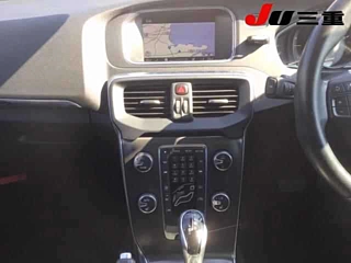 VOLVO V40 2014