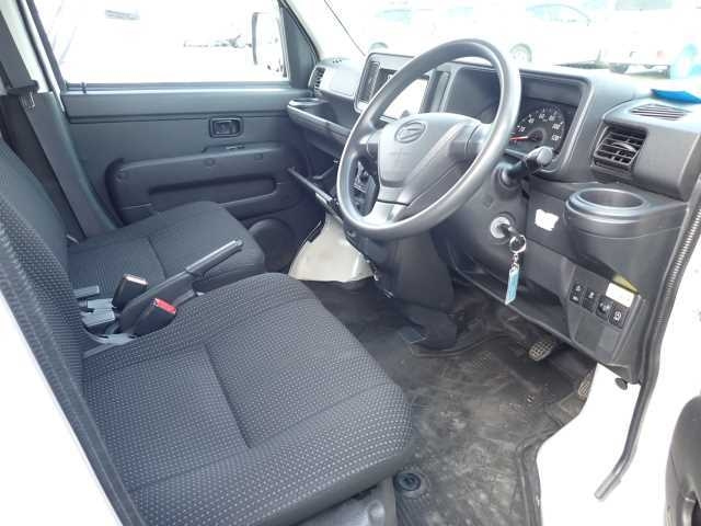 DAIHATSU HIJET VAN 2019
