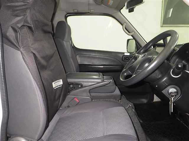 NISSAN CARAVAN BUS 2011