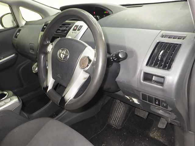 TOYOTA PRIUS ALPHA 2014