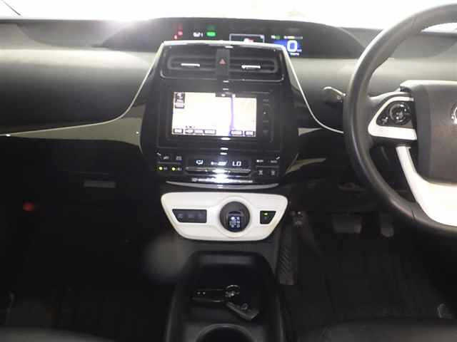 TOYOTA PRIUS 2016