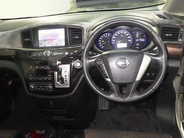 NISSAN ELGRAND 2010