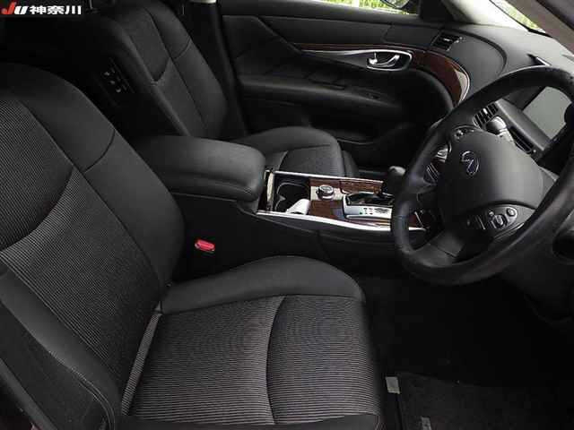 NISSAN FUGA 2015
