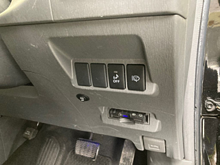 TOYOTA PRIUS ALPHA 2012