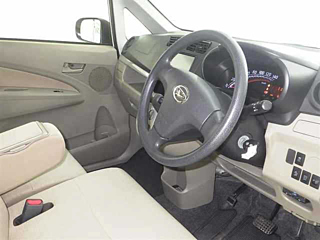 DAIHATSU MOVE 2013