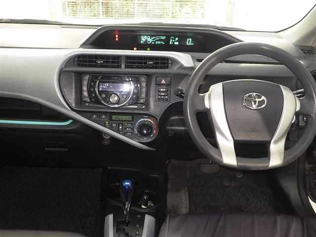 TOYOTA AQUA 2012