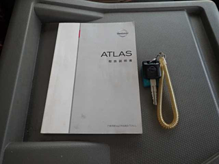 NISSAN ATLAS 2012