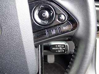 TOYOTA PRIUS 2019