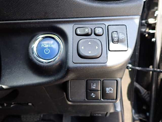 TOYOTA AQUA 2017