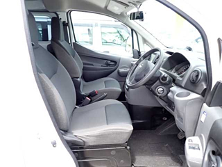 NISSAN NV200 2019