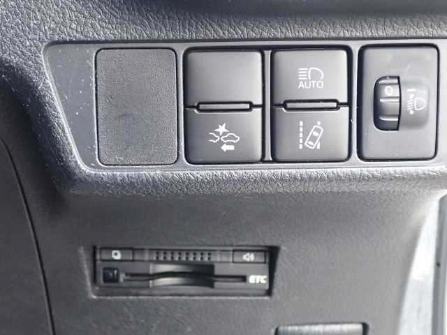 TOYOTA COROLLA FIELDER 2015