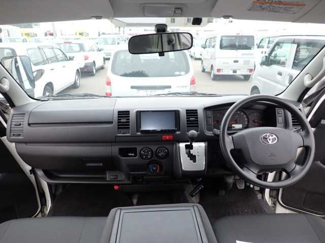 TOYOTA HIACE VAN 2016