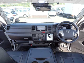 TOYOTA HIACE VAN 2021