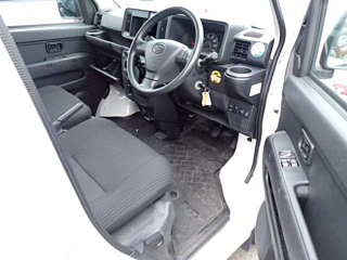 DAIHATSU HIJET VAN 2019