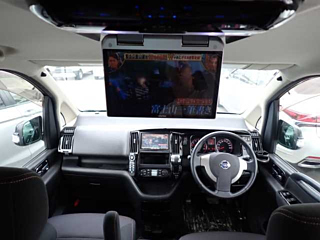 NISSAN SERENA 2010