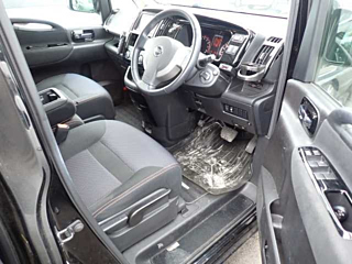 NISSAN SERENA 2010