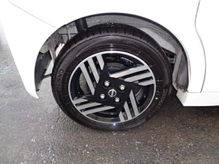 NISSAN ROOX 2023