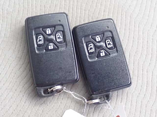 TOYOTA NOAH 2012