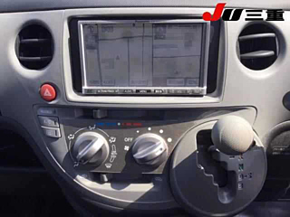 TOYOTA SIENTA 2010