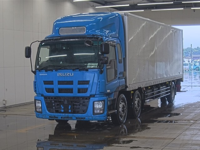 ISUZU GIGA 2015
