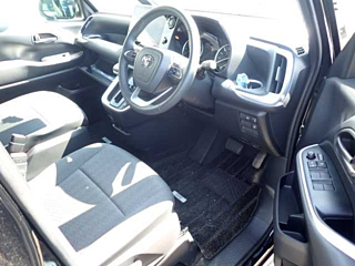 TOYOTA VOXY 2023
