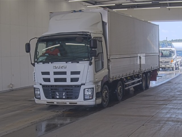 ISUZU GIGA 2011