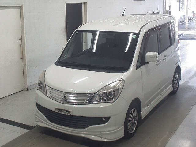 MITSUBISHI DELICA D2 2011