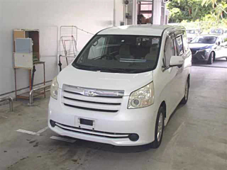 TOYOTA NOAH 2008