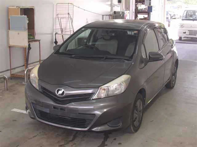 TOYOTA VITZ 2011