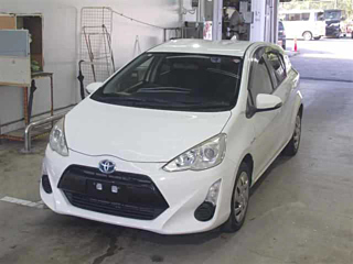 TOYOTA AQUA 2015