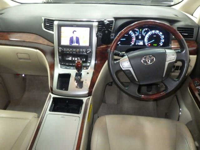 TOYOTA ALPHARD 2008