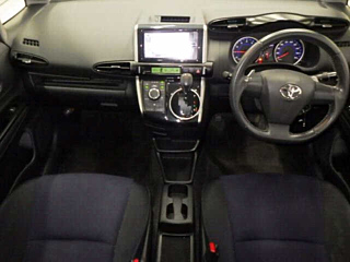 TOYOTA WISH 2013