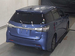TOYOTA WISH 2013