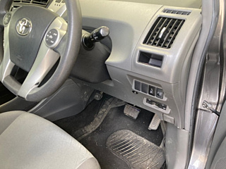 TOYOTA PRIUS ALPHA 2012