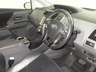 TOYOTA PRIUS ALPHA 2013