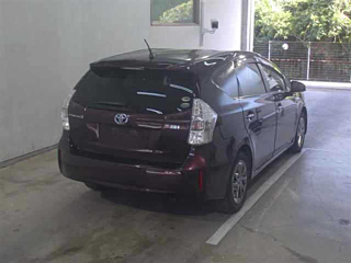 TOYOTA PRIUS ALPHA 2013