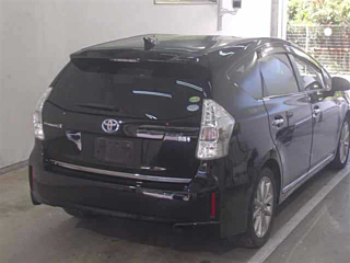 TOYOTA PRIUS ALPHA 2013