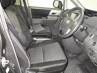 TOYOTA NOAH 2009