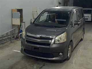 TOYOTA NOAH 2009