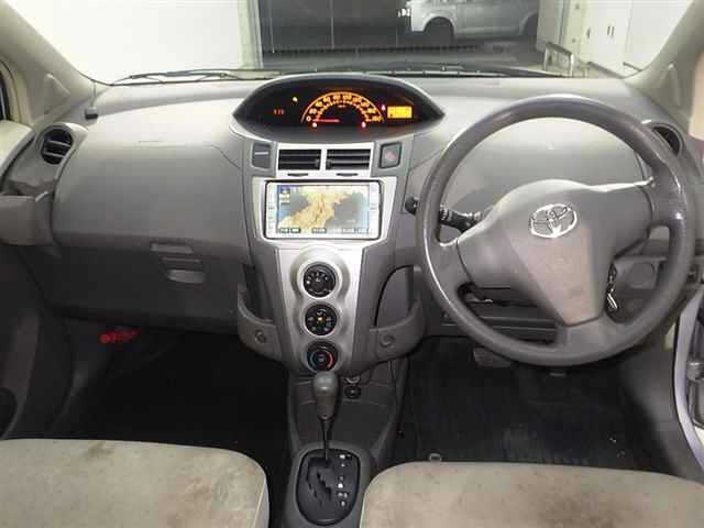 TOYOTA VITZ 2009
