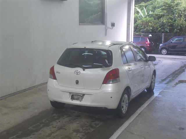TOYOTA VITZ 2010