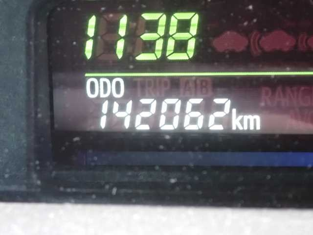 TOYOTA PRIUS ALPHA 2013