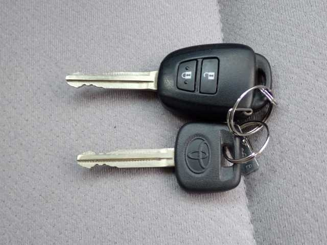 TOYOTA COROLLA AXIO 2016