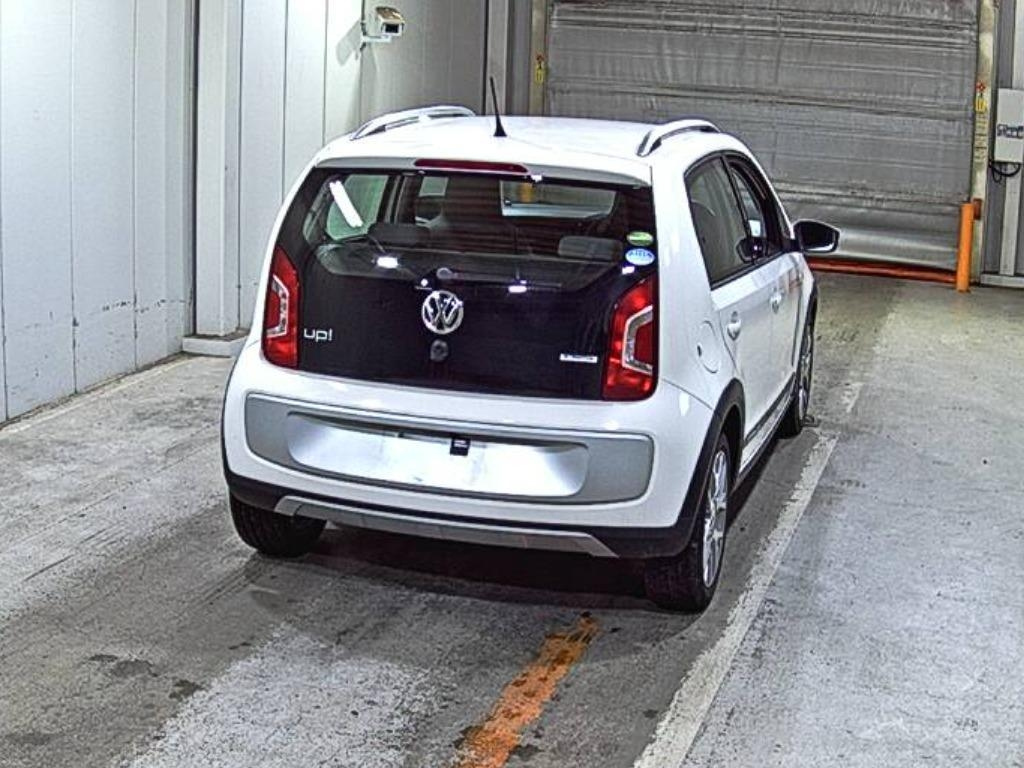VOLKSWAGEN UP 2015