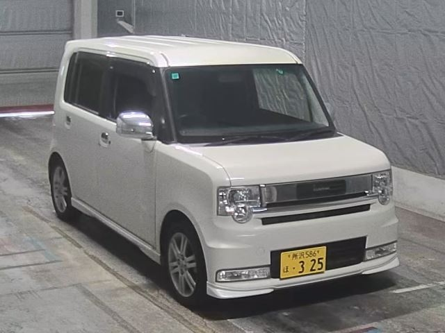 TOYOTA PIXIS SPACE 2015