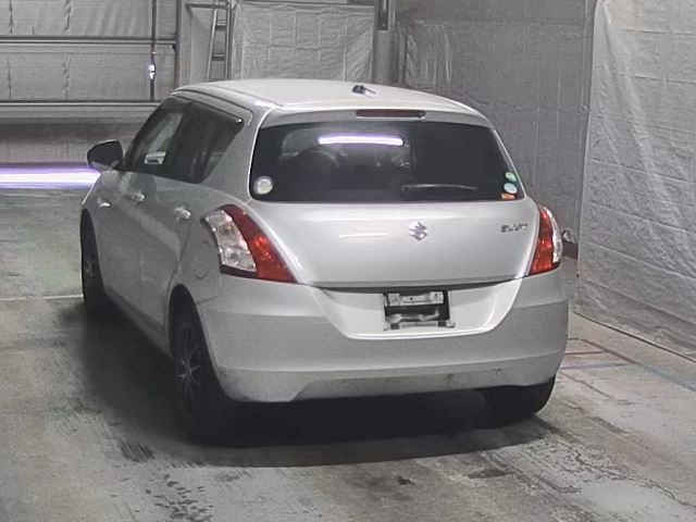 SUZUKI SWIFT 2015