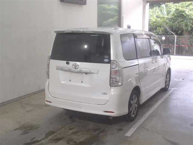 TOYOTA VOXY 2008