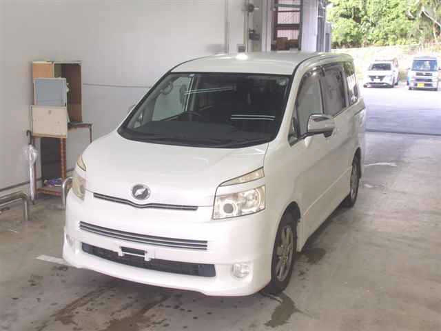 TOYOTA VOXY 2008