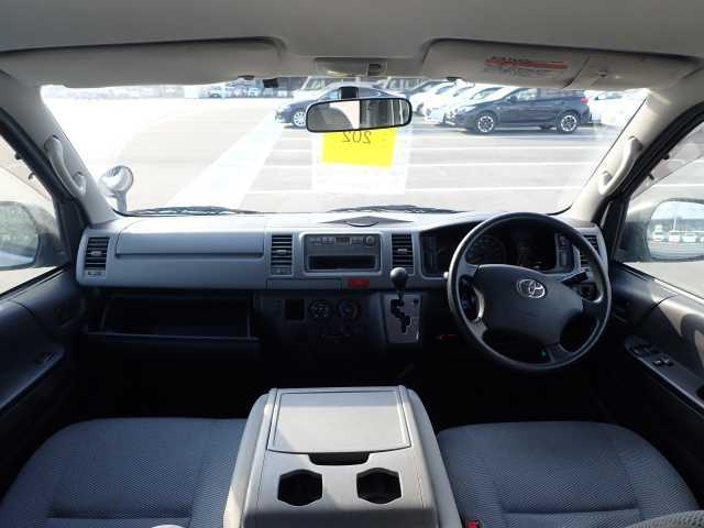 TOYOTA HIACE VAN 2009