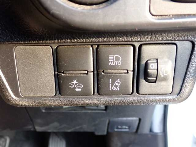 TOYOTA COROLLA FIELDER 2019